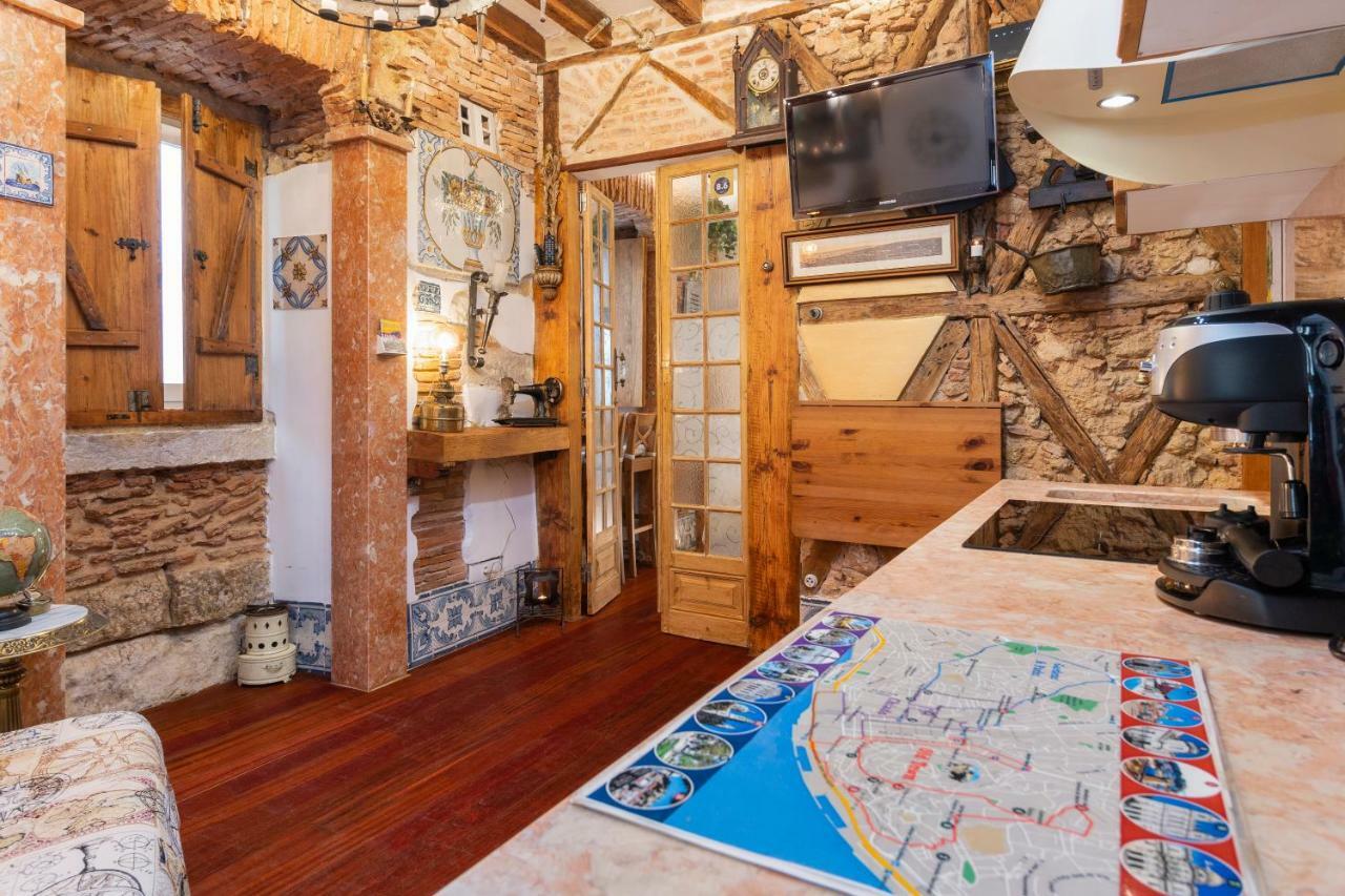 Romantic Medieval Apartment Лиссабон Экстерьер фото
