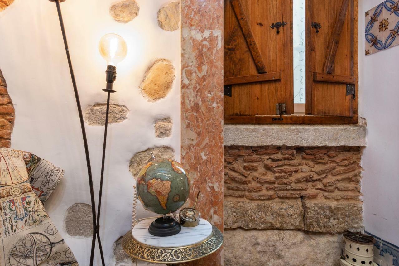 Romantic Medieval Apartment Лиссабон Экстерьер фото