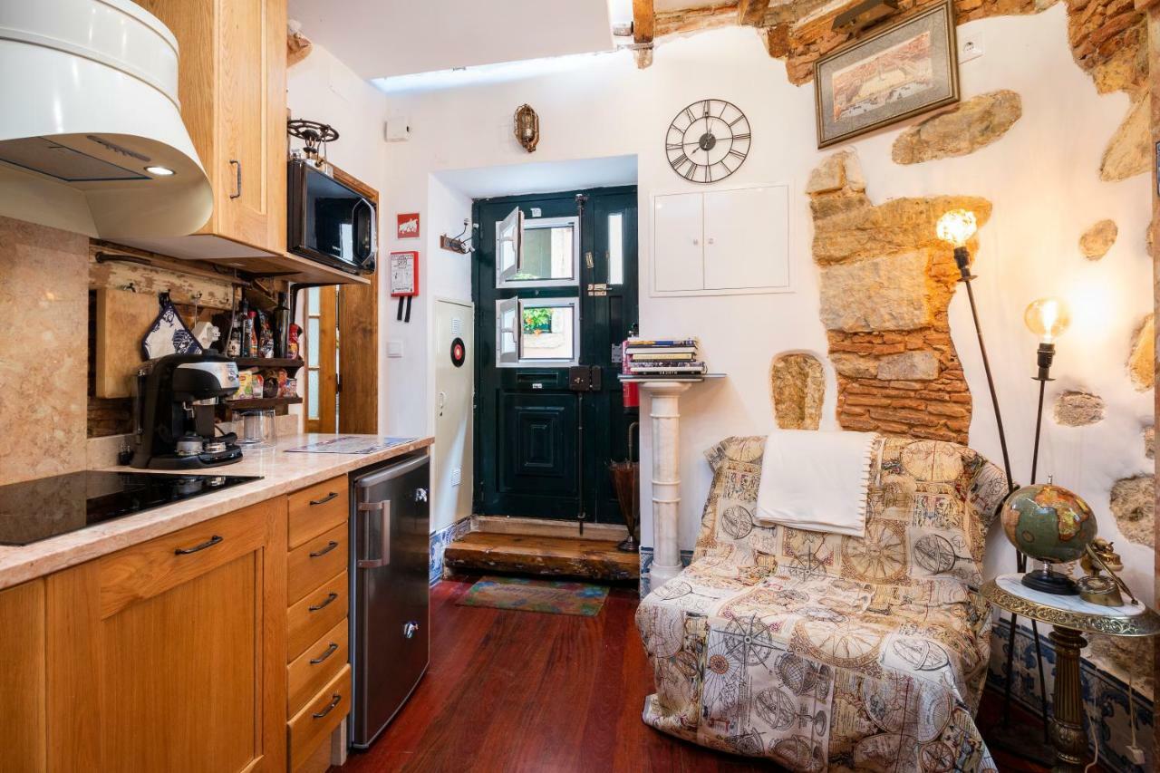 Romantic Medieval Apartment Лиссабон Экстерьер фото